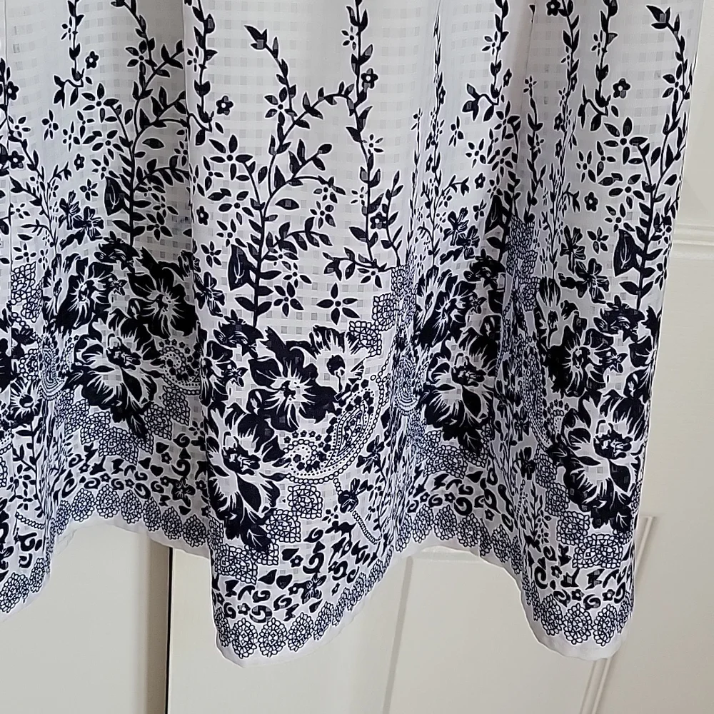 Doe &Rae Dress - Picture 2 of 4